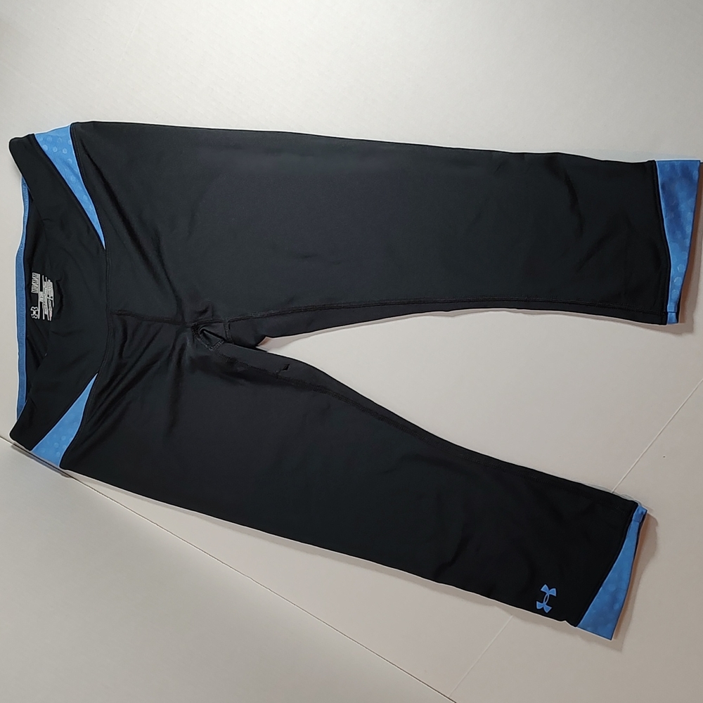 Women's M Capri Under Armour Heat Gear Fitted Leggings - Picture 1 of 4